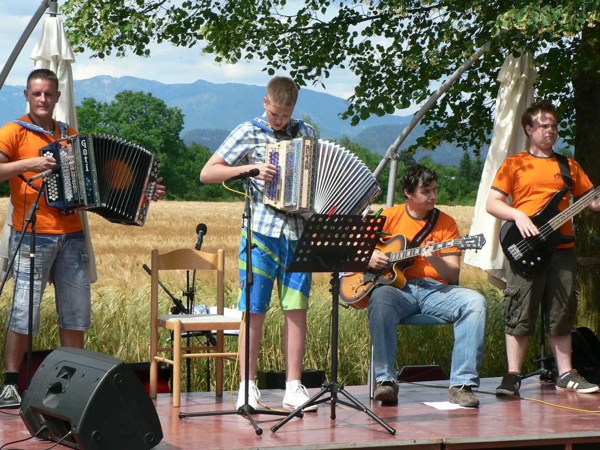 Zaključni nastop, Groblje — fotografija z nastopa